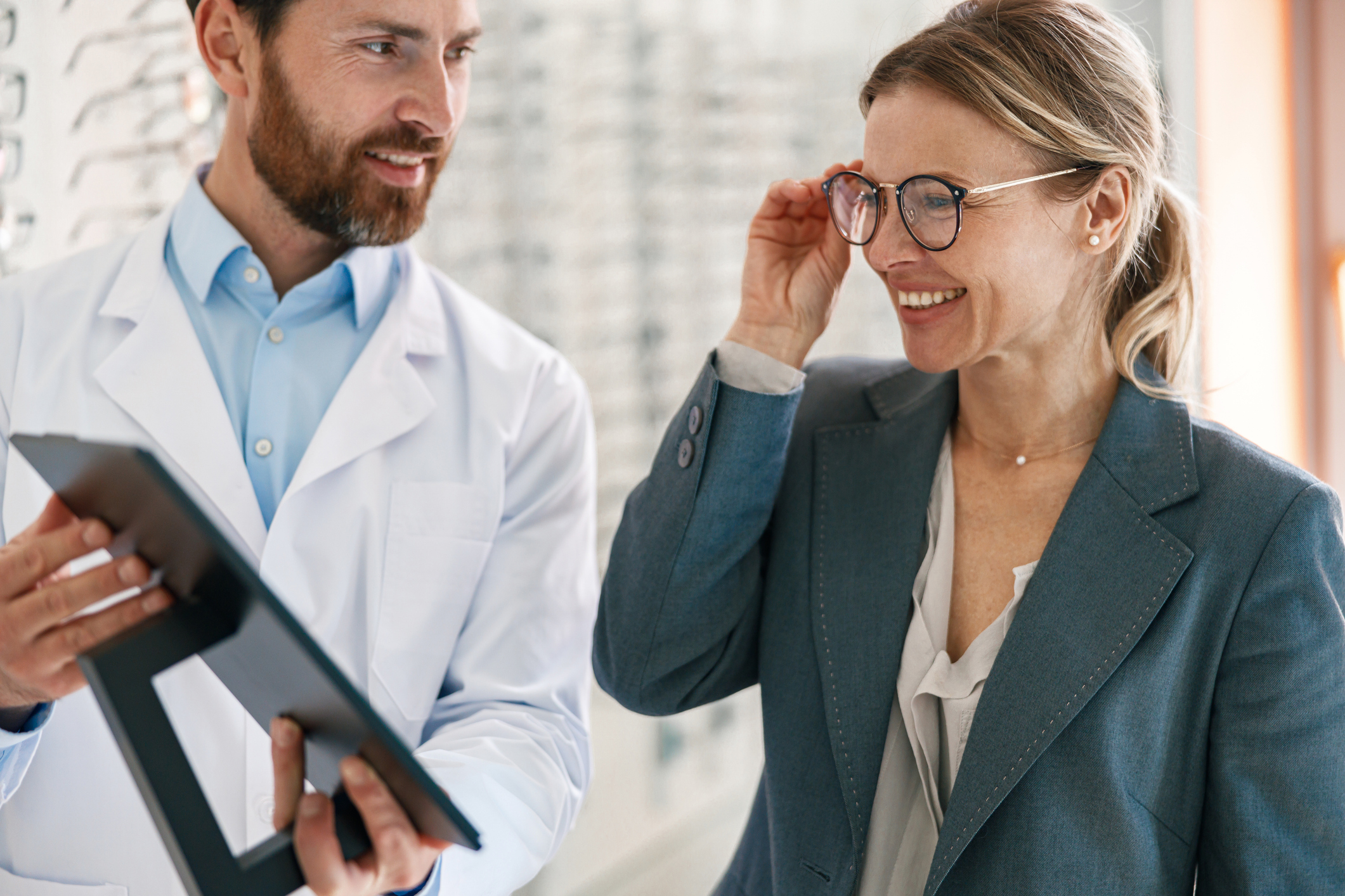 Test d’acuité visuelle chez Les Opticiens Marlière